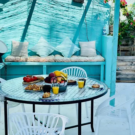 Дом отдыха Happy With Pool And Bbq *
