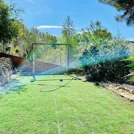 Дом отдыха Happy With Pool And Bbq
